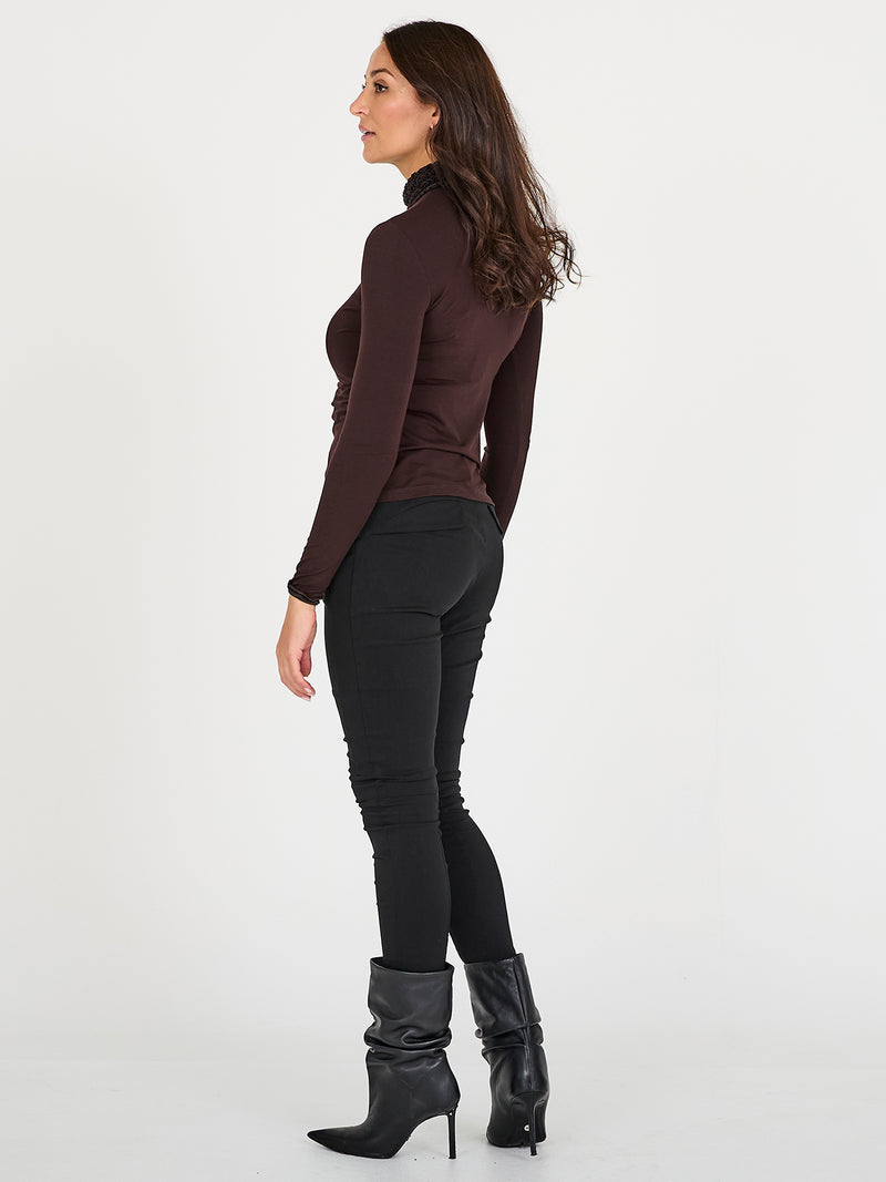 NÜ ADELE høyhalsete t-skjorte Topper og t-skjorter 224 Dark Brown