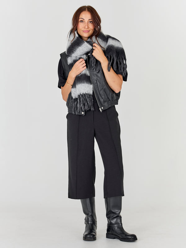 NÜ Aya Skjerf Stripe Accessoirer Svart mix