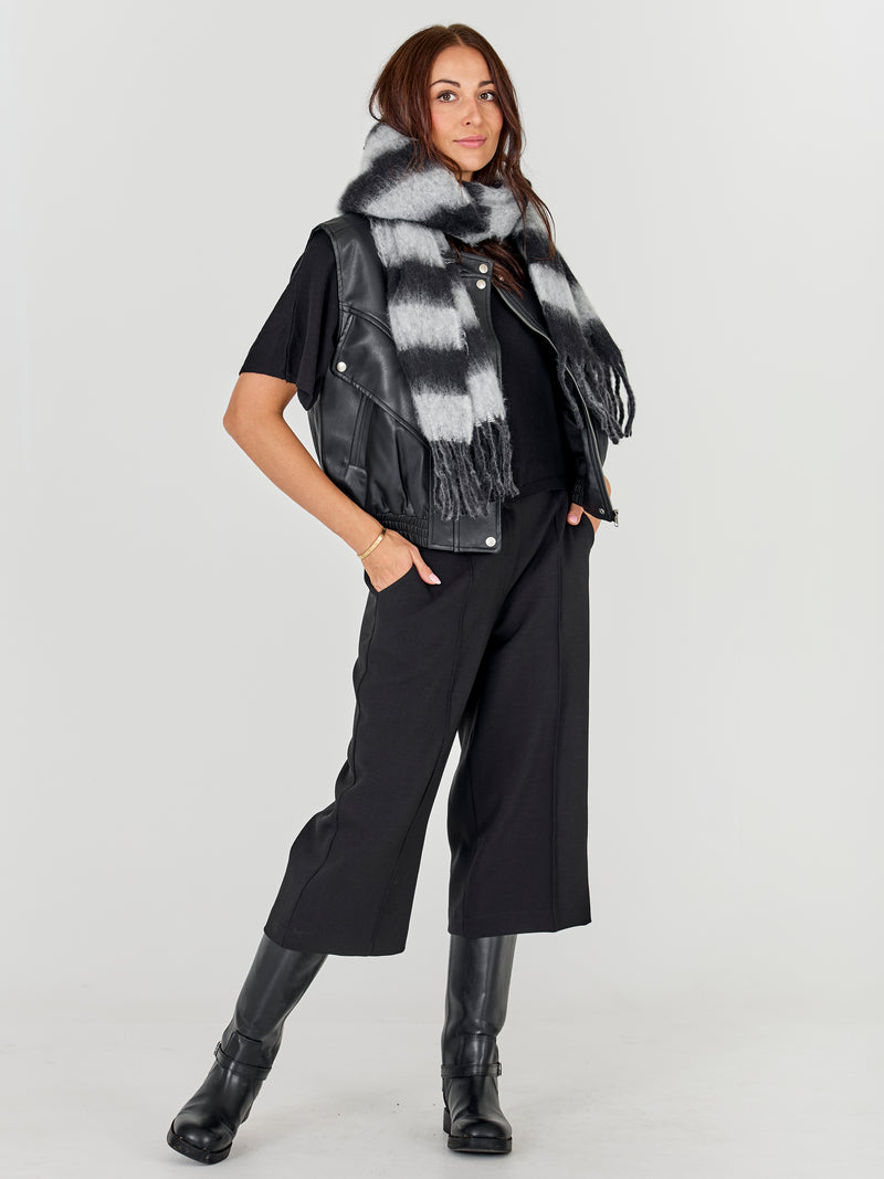 NÜ Aya Skjerf Stripe Accessoirer Svart mix