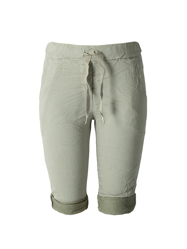 NÜ Uta Capri Shorts Shorts 393 Army