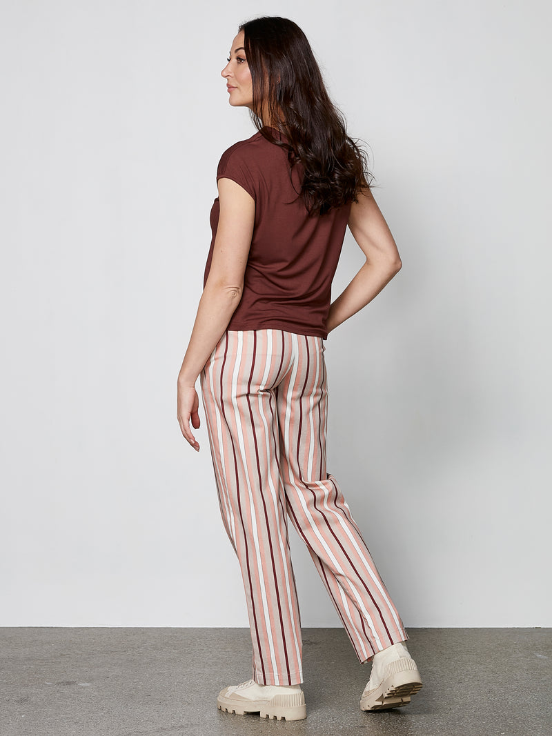 NÜ YASMI v-hals t-skjorte Topper og t-skjorter 685 Berry red