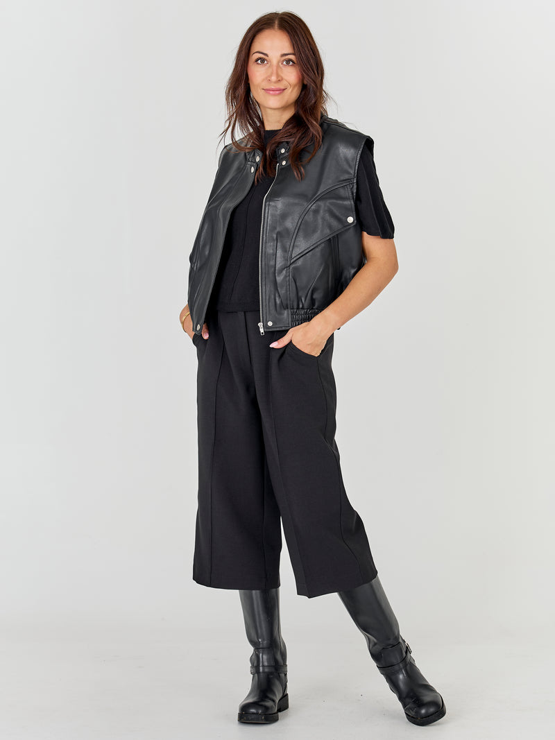 NÜ YETTE vest Veste Svart